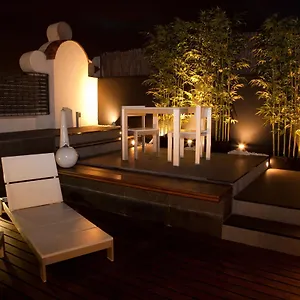 Otel Sixtytwo